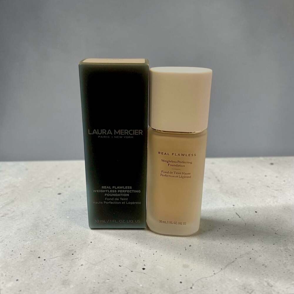 Laura Mercier Real Flawless Weightless Perfecting Waterprf Foundation 2N1 Cashew - Picture 6 of 8